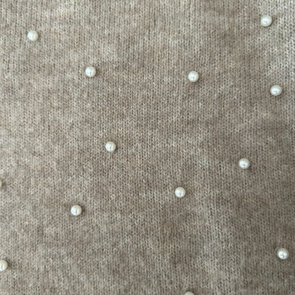 H&M Beige Faux Pearl Embellished Crewneck Sweater Size Medium Poly/Wool Blend - Picture 5 of 9
